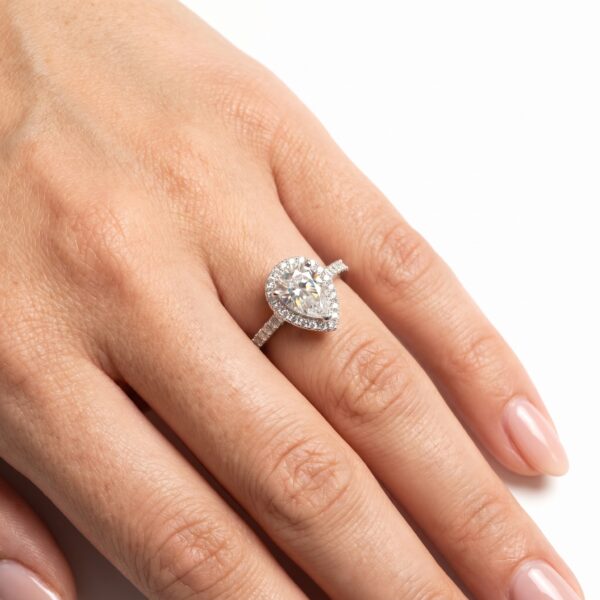 Luxury jewellery collection by Melekkis Jewellery in Paralimni, Cyprus, featuring premium gold, diamond and silver designs